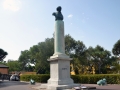 Pomnik George'a Augustusa Eliotta.