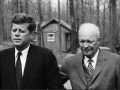 W Camp David z Dwightem Eisenhowerem podczas operacji w Zatoce Świń, 1961